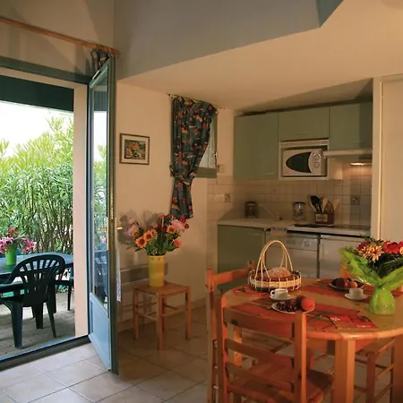 Lagrange Les Maisonnettes 3*